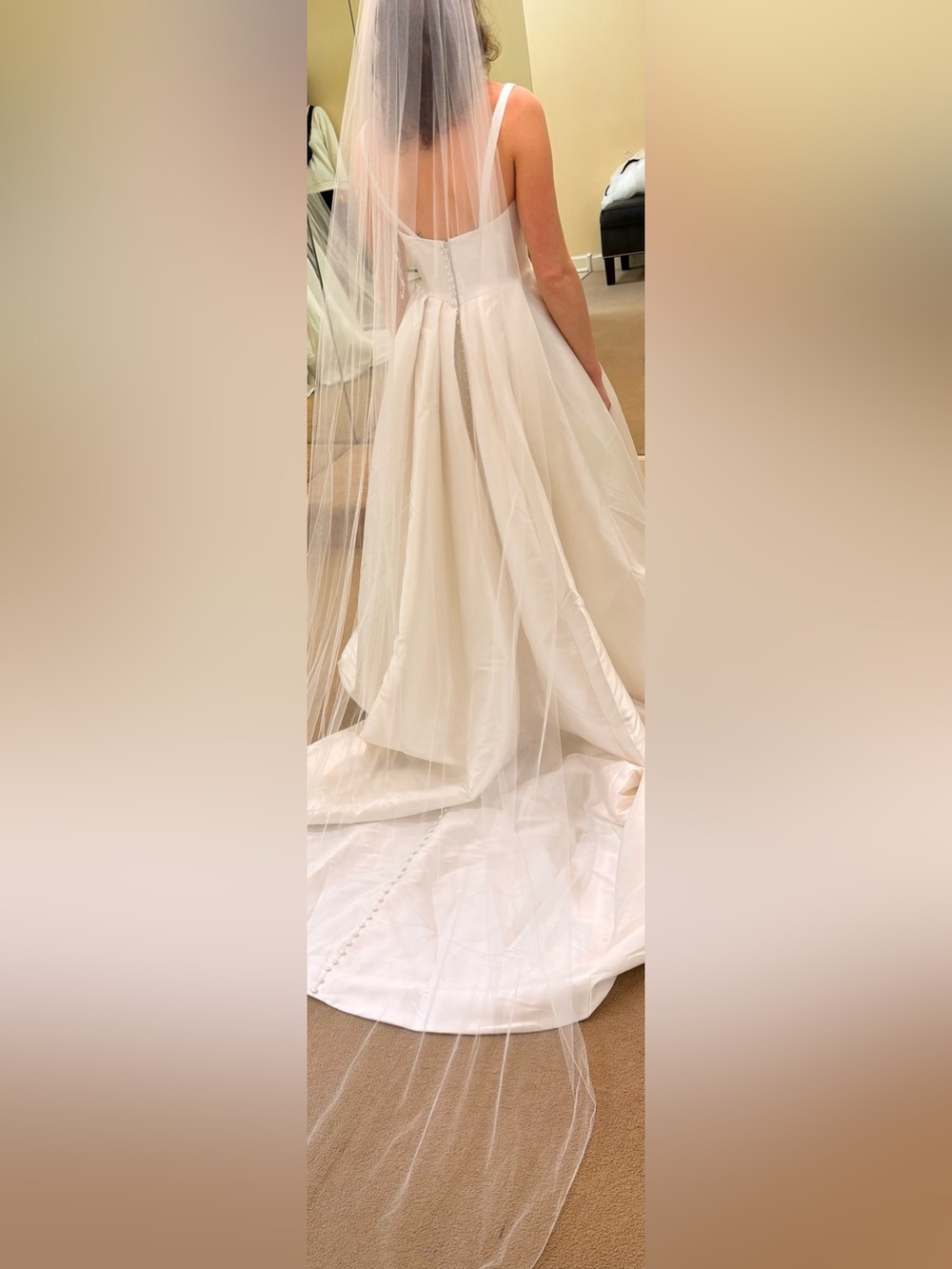 Bel Aire Simple Sheer Two-Tier Bridal Veil in Ivory